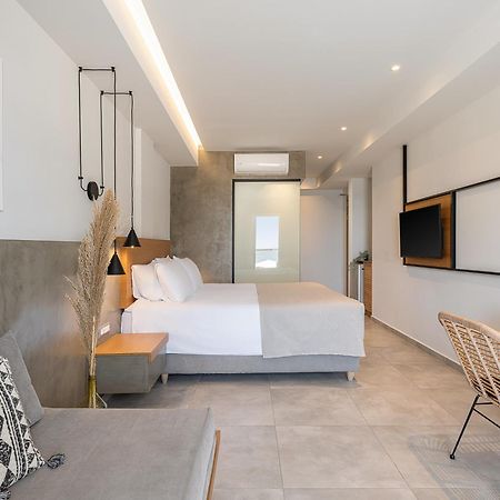 Alexia Beach Hotel Agia Marina エクステリア 写真