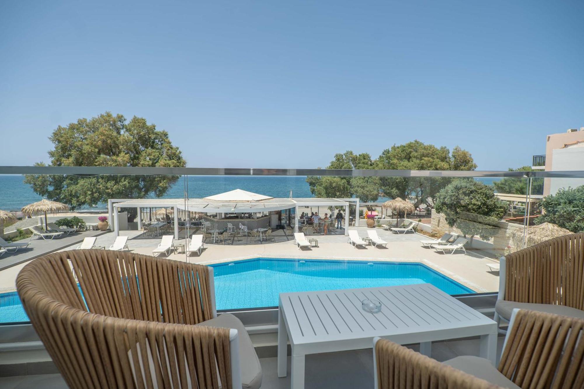 Alexia Beach Hotel Agia Marina エクステリア 写真