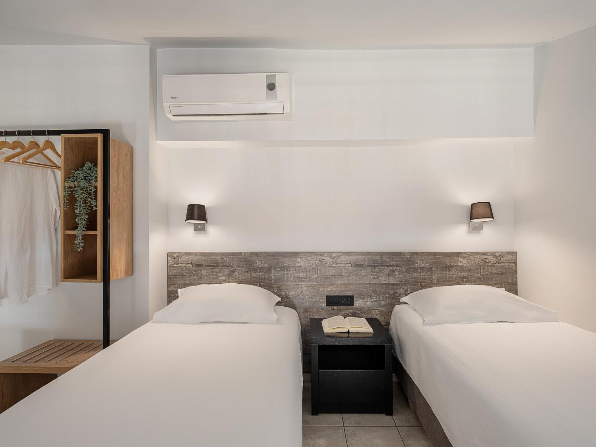 Alexia Beach Hotel Agia Marina エクステリア 写真