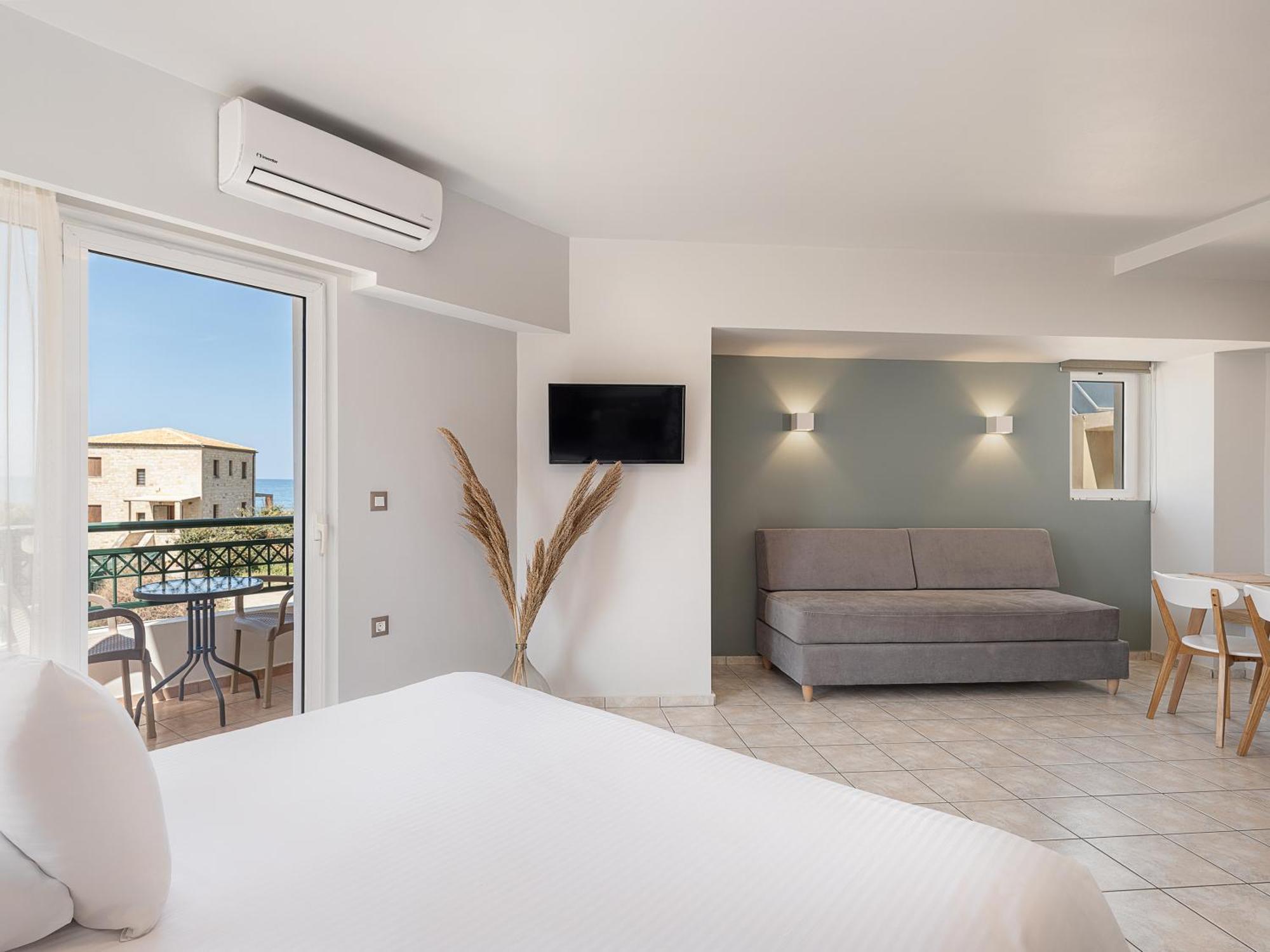 Alexia Beach Hotel Agia Marina エクステリア 写真