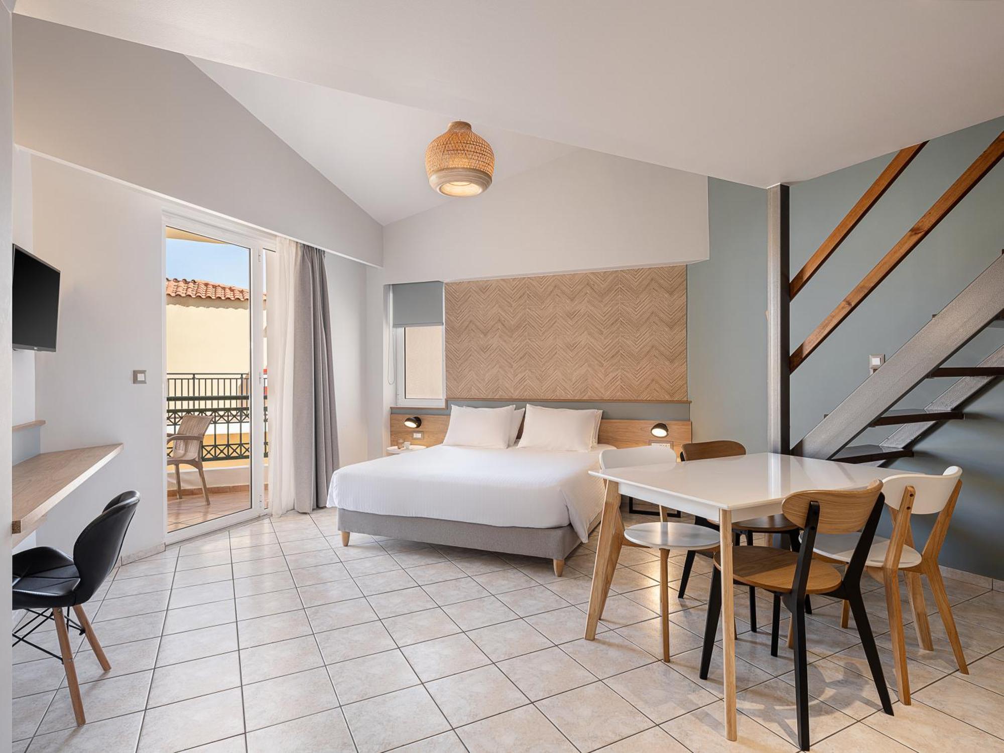 Alexia Beach Hotel Agia Marina エクステリア 写真