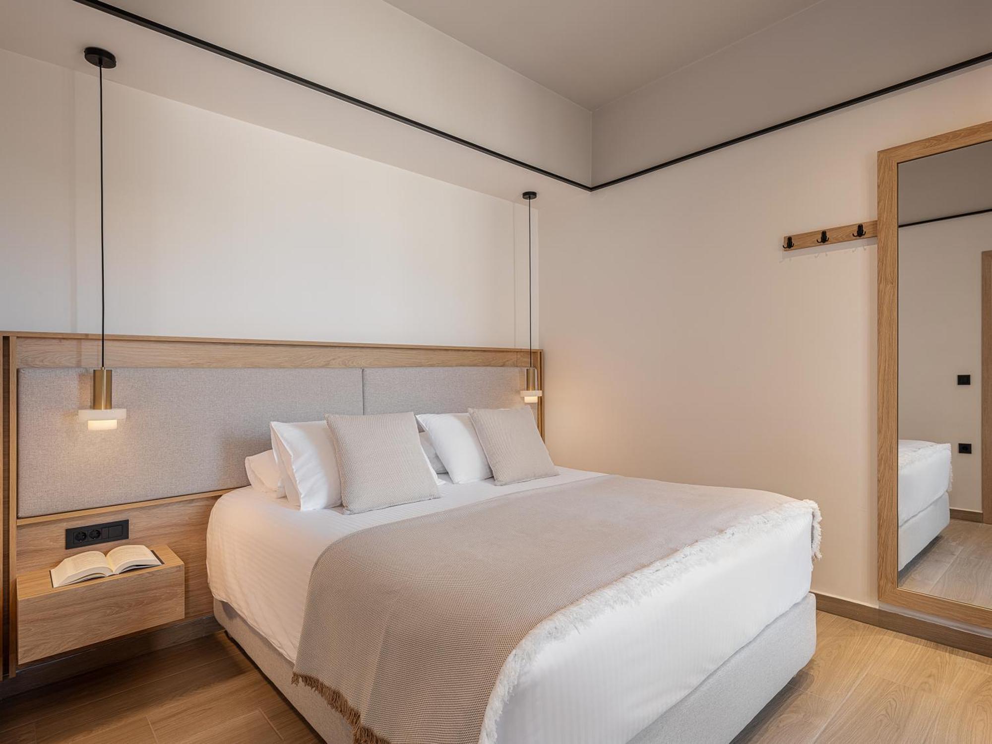 Alexia Beach Hotel Agia Marina エクステリア 写真