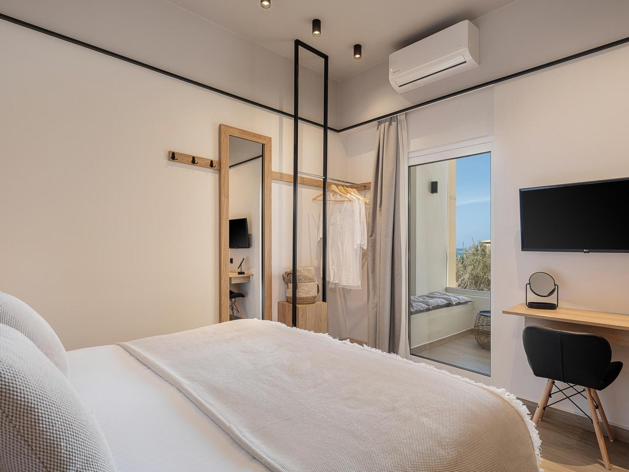 Alexia Beach Hotel Agia Marina エクステリア 写真