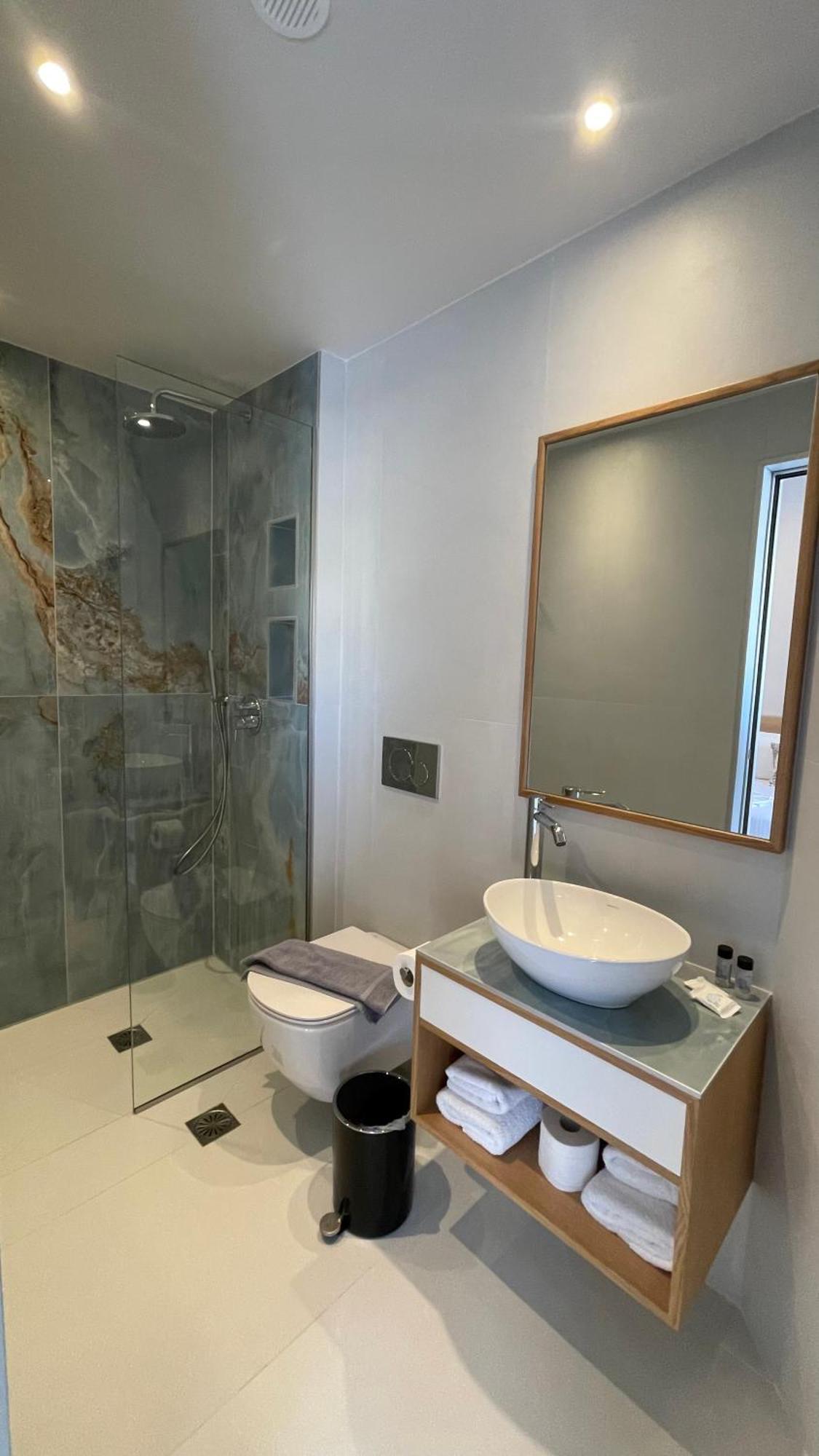 Alexia Beach Hotel Agia Marina エクステリア 写真
