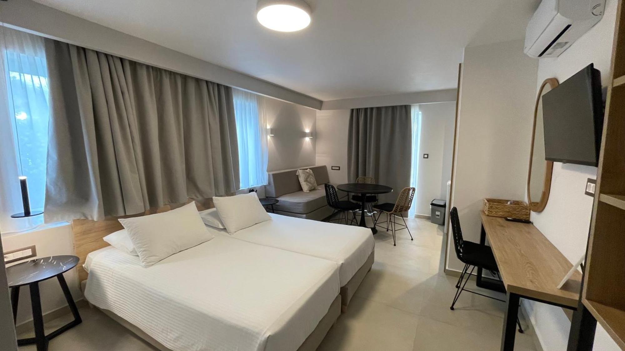 Alexia Beach Hotel Agia Marina エクステリア 写真