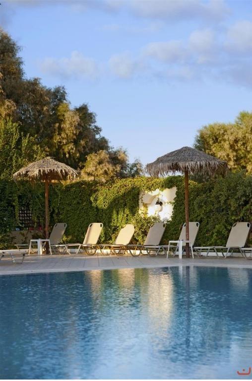 Alexia Beach Hotel Agia Marina エクステリア 写真