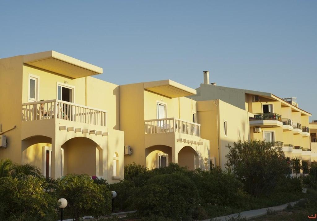 Alexia Beach Hotel Agia Marina エクステリア 写真