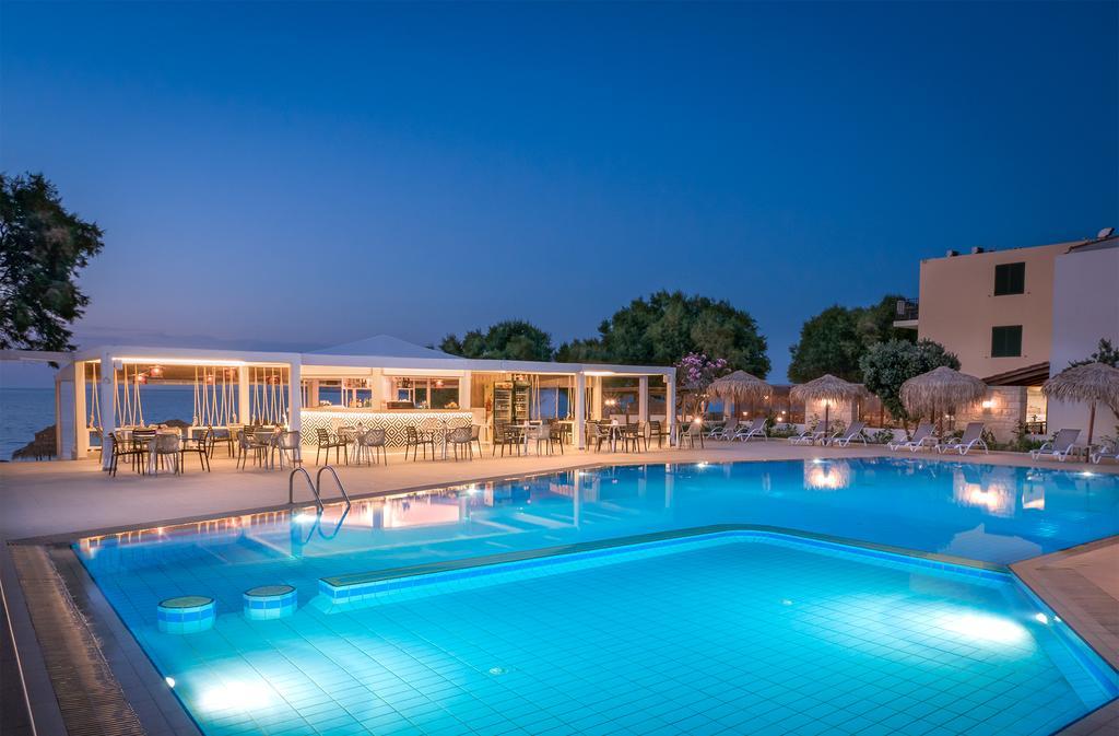 Alexia Beach Hotel Agia Marina エクステリア 写真