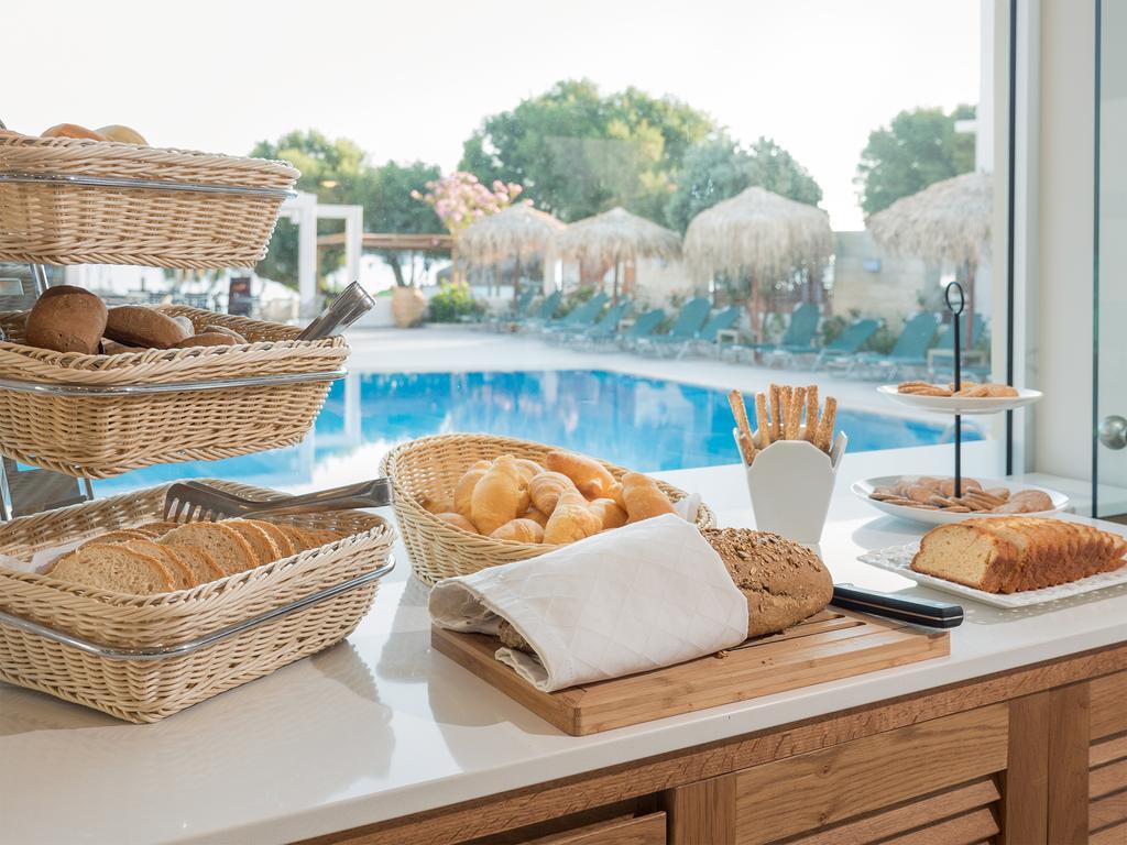 Alexia Beach Hotel Agia Marina エクステリア 写真